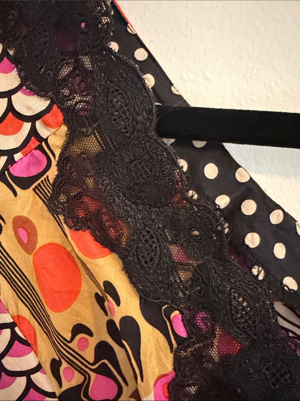 Nanette Lepore Patchwork V-Neck Blouse in Pink & Brown w Black Trim Y2K - Flaw - Picture 6 of 16